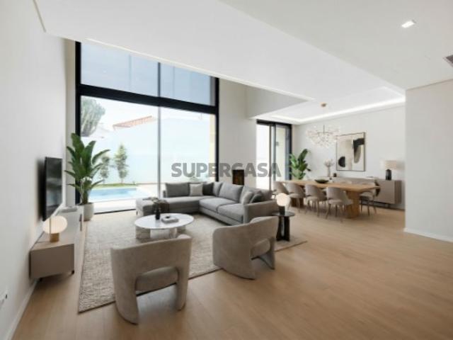 Moradia T4 independente com Rooftop em Murches, Cascais