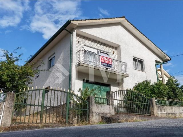 Moradia T4 Independente com Terreno em Queirela, Bodiosa Viseu