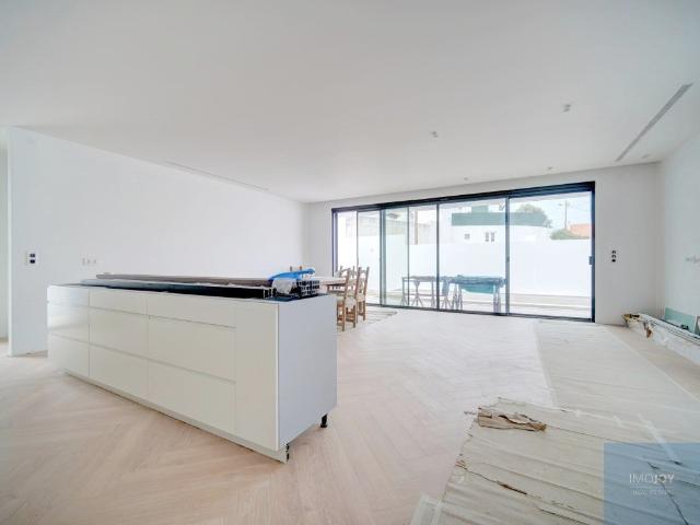 Moradia T4 Isolada com Piscina e Garagem em Murches 178m² Alcabideche