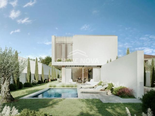 Moradia T4 isolada em Aveiro com piscina
