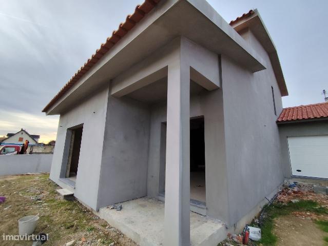 Moradia T4 Isolada Troviscal