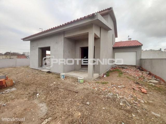 Moradia T4 Isolada Troviscal