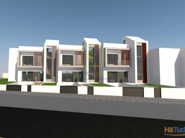 Moradia T4 junto à Praia de Buarcos | 26064086343