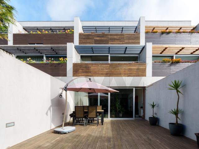 Moradia T4, Varandas, Jardim, 3 Lug. Garagem, Zona da Vilarinha Porto
