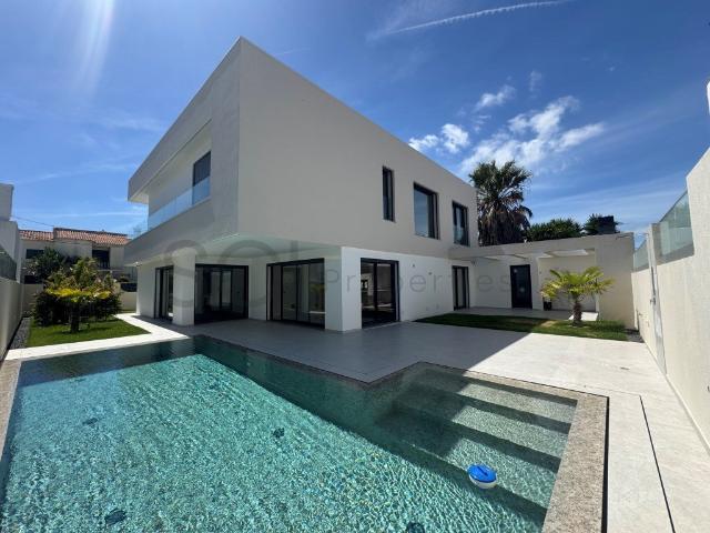 Moradia T4 Luxo Isolada | Belverde | Piscina | Garagem 204m² Amora