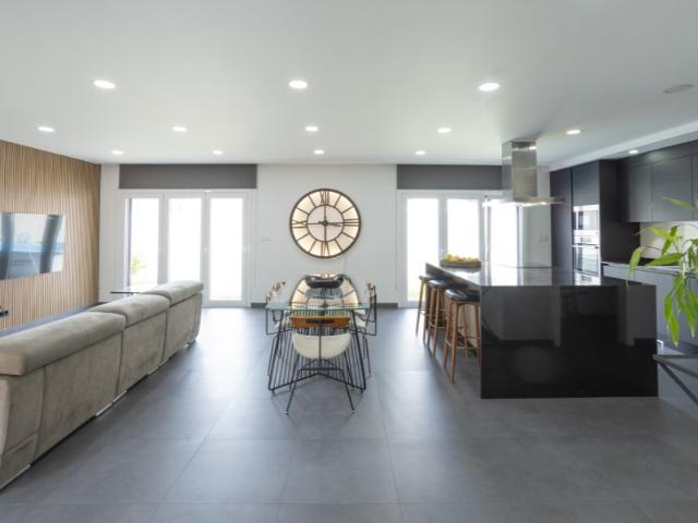 Moradia T4 Linhas Modernas