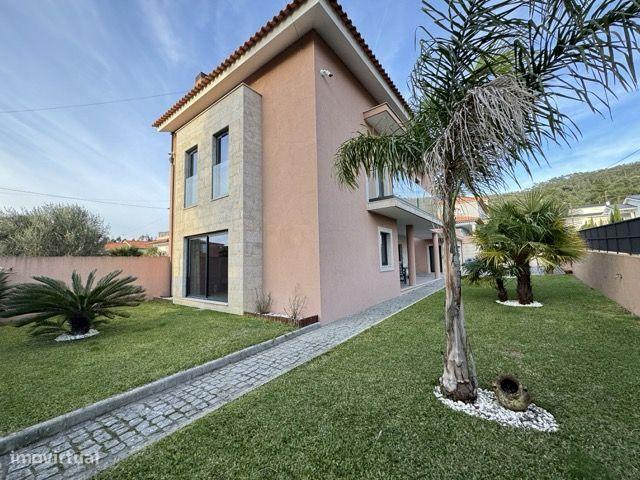 Moradia T4 localizada em Esposende