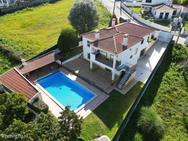Moradia T4 lote de 600m2 piscina garagem Cotovia Sesimbra