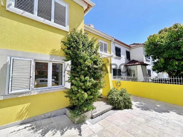 Moradia T4 para alugar em Lisboa