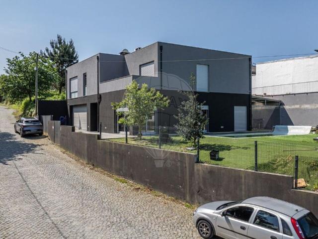 Moradia T4 para arrendar em Vila Nova de Gaia