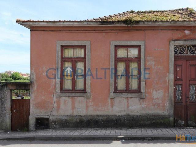 Moradia T4 para reabilitação total em Valbom | 26074083846