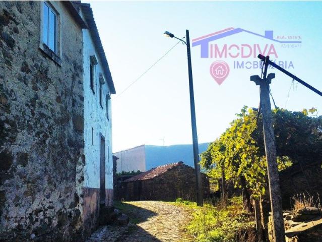 Moradia T2 para reabilitar Figueir dos Vinhos