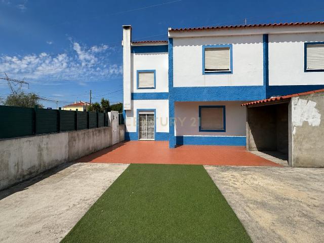 Moradia T4 para Renovar no Coração de Alcácer do Sal