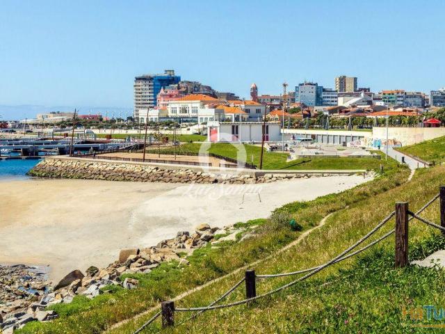 Moradia T4 para restauro no Centro Histórico da Póvoa de Varzim | 26064062853