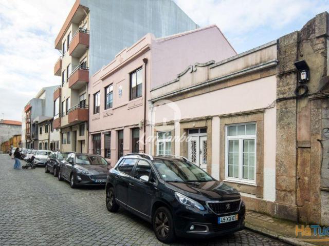 Moradia T4 para restauro no Centro Histórico da Póvoa de Varzim | 26084062853