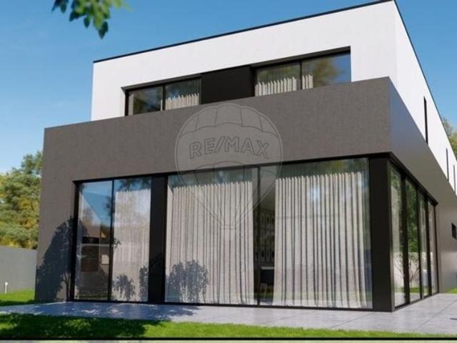 Moradia T4 para venda