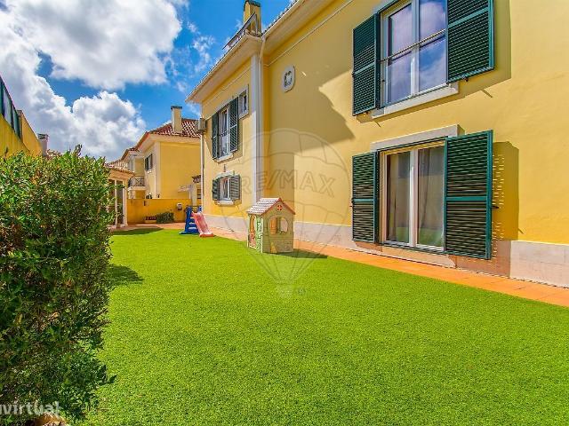 Moradia T4 para venda