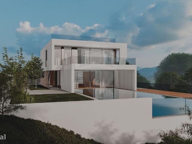 Moradia T4 para venda