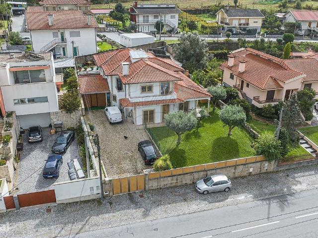 Moradia T4 para venda