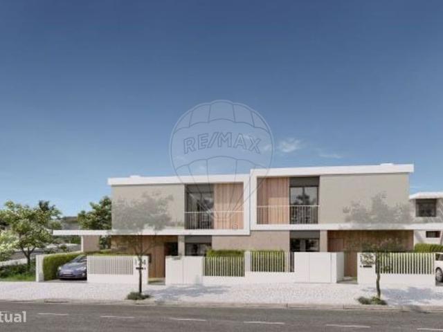Moradia T4 para venda