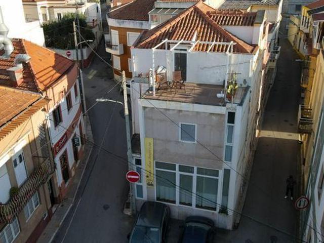 Moradia T4 para venda