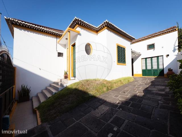 Moradia T4 para venda