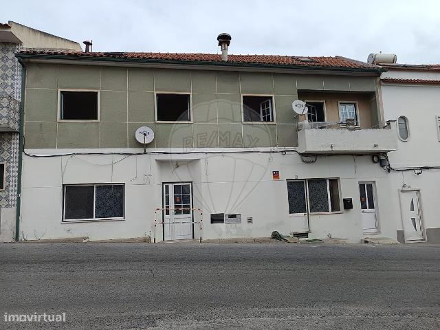 Moradia T4 para venda