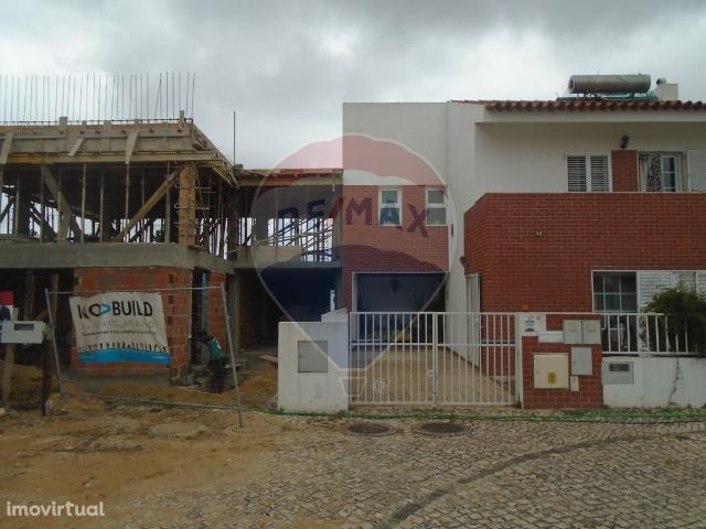 Moradia T4 para venda