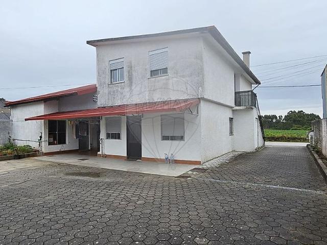 Moradia T4 para venda