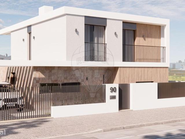 Moradia T4 para venda