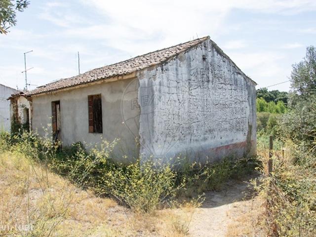 Moradia T4 para venda