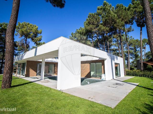 Moradia T4 para venda