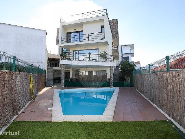 Moradia T4 para venda