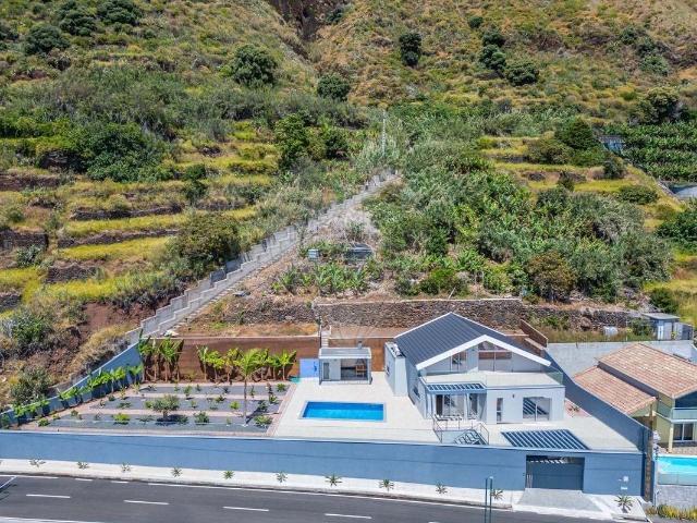 Moradia T4 para venda a 1 195 000 € 690m² Paúl Do Mar