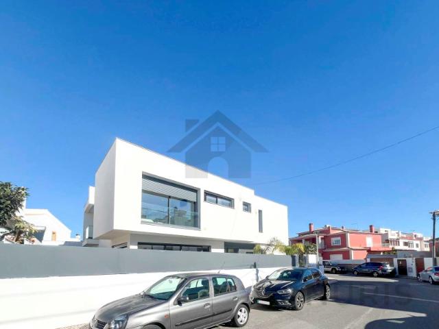 Moradia T4 para Venda em Portimão