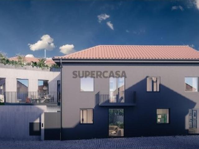 Moradia T4 perto da Ponte da Arrábida em construção