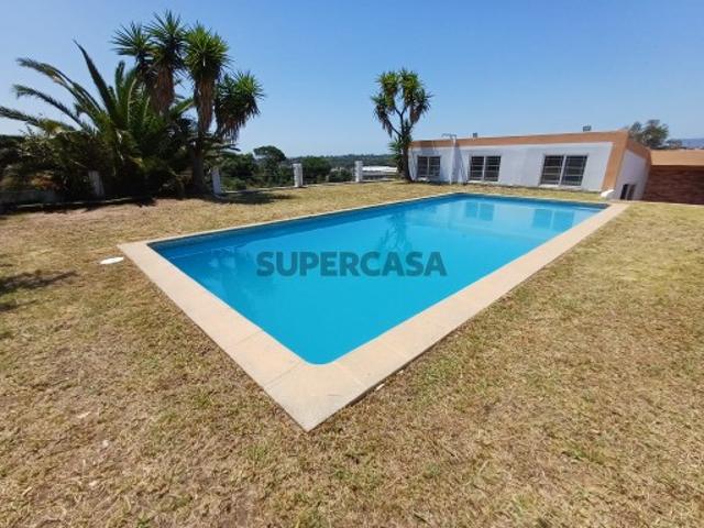 Moradia T4 piscina Quinta da Serralheira Setúbal