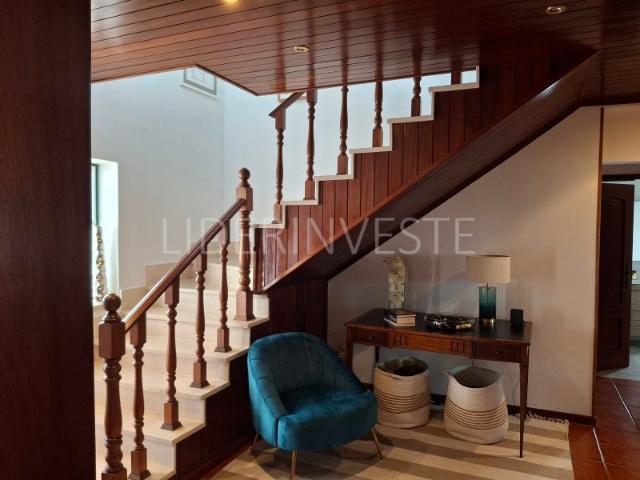 Moradia T5 | Logradouro | Garagem | Piscina
