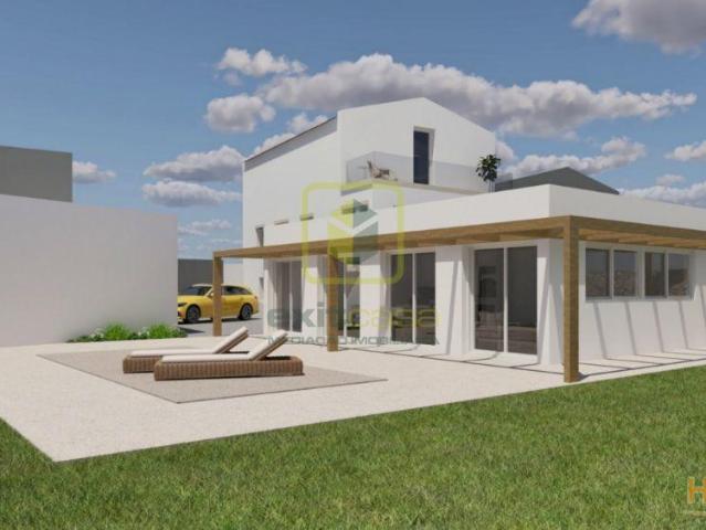 Moradia T4 remodelada | 26064084796