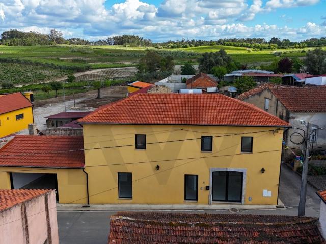 Moradia T4 Renovada com Alma: O Refúgio Perfeito entre a Bairrada e o Mar