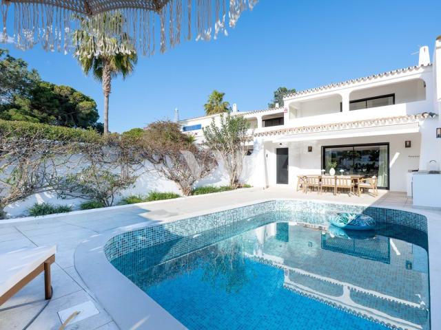 Moradia T4 Renovada com Piscina de Água Salgada em Vale do Lobo