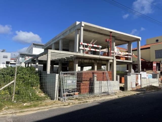 Moradia T4 Santa Iria de Azoia Bairro da Salvação