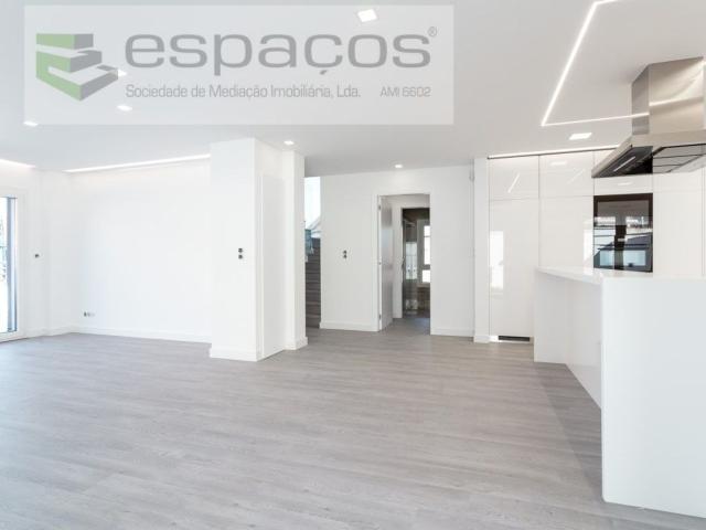 Moradia T4, Santa Iria de Azoia, São João Da Talha e Bobadela, Loures | BPI Expresso Imobiliário