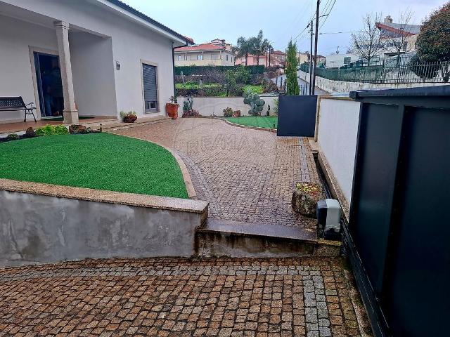 Moradia T4, Santo Tirso, Couto Santa Cristina e São Miguel e Burgães, Santo Tirso | BPI Expresso Imobiliário