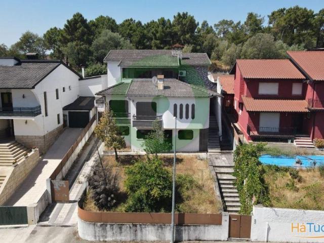Moradia T4 situada em Valpaços 280 000? | 26084099710