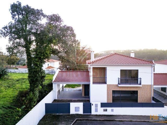Moradia T4 | Souto da Carpalhosa e Ortigosa | 26064059222