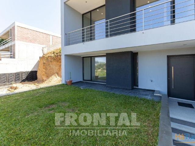 Moradia T4 + T2 com Vistas Deslumbrantes sobre o Rio Douro ? Possibilidade de Permuta | 26064083184