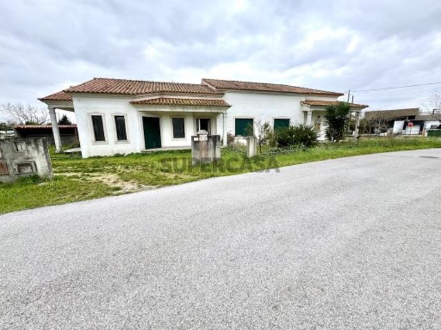 Moradia T4 Térrea, terreno c/ 1120m2 em Monte Redondo