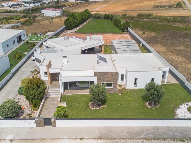 Moradia T4 Térrea Arq. Moderna Lote 3960m2 I Atouguia da B. 410m² Atouguia Da Baleia