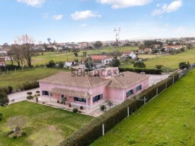 Moradia T4 Térrea com 1 Hectare de Terreno Águas de Moura